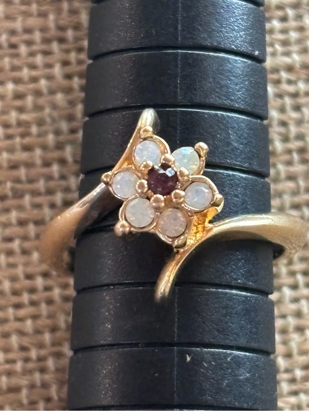 Vintage 18khge Amethyst Flower Pearl Crystal Ring Size 7